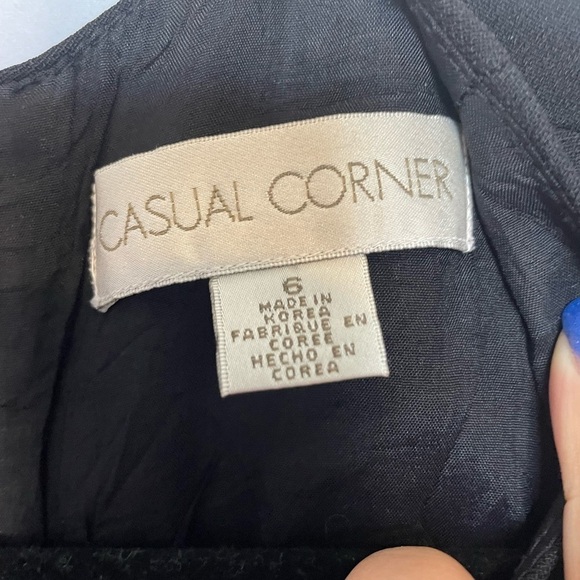 Casual Corner/ Black and hot pink sleeveless top back button up. - Picture 5 of 5